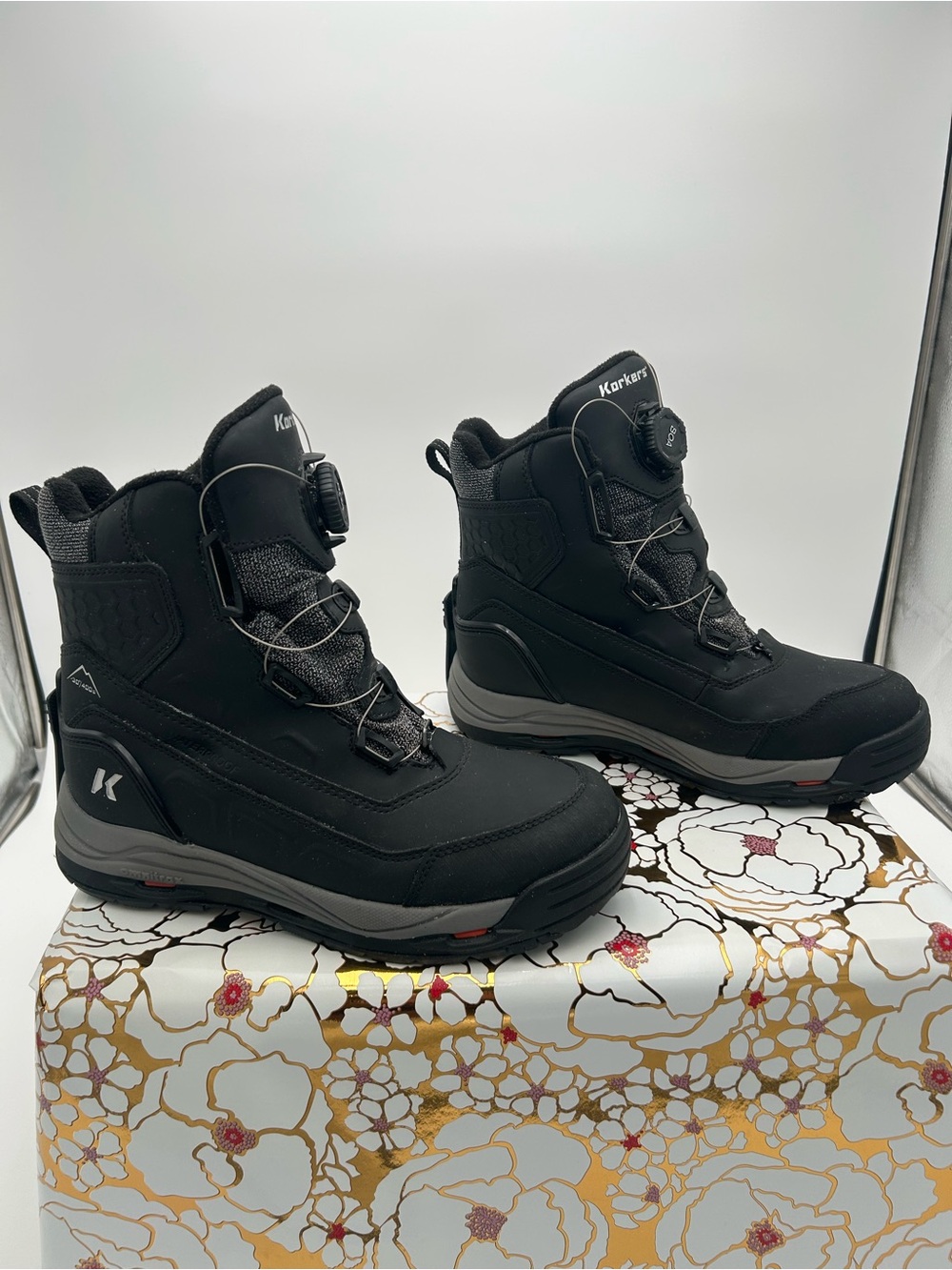korkers Black Men's Winter Boots with Easy Dial Lacing